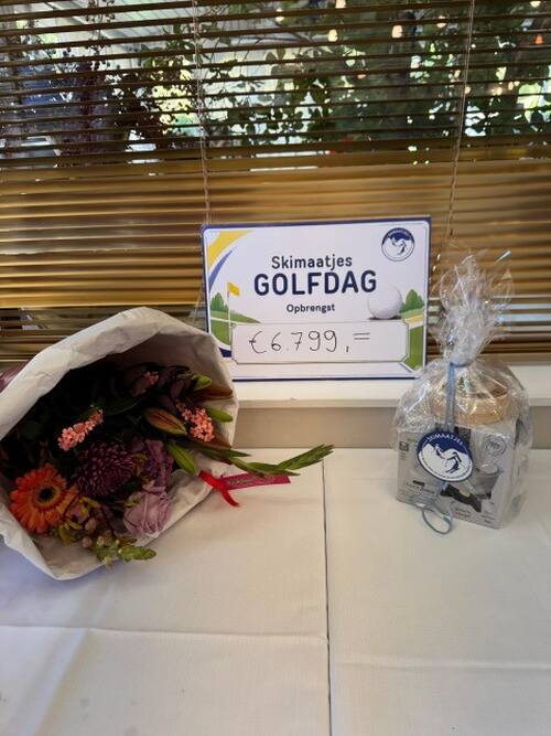 Golfdag voor Skimaatjes levert prachtig bedrag op!